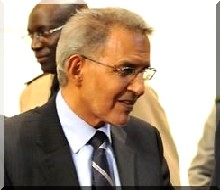 Daddah met en garde les diplomates qui interféraient dans les affaires de la Mauritanie.  