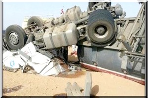   Le camion militaire n’a pas chuté dans le ravin…Il s’est écrasé à la suite d’un éboulement d’un gros rochet  