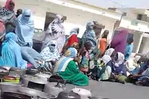 Vidéo. Le choc de l’extrême pauvreté en Mauritanie par les marmites vides sur la chaussée à Nouakchott !