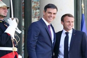 Néocolonialisme en Afrique : l’Espagne s’invite au sommet du G5 Sahel et veut sa part des ressources naturelles