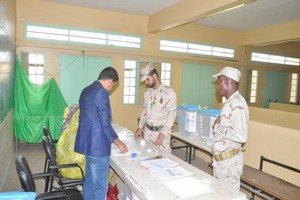 Début de vote des forces armées et de sécurité pour les élections municipales, législatives et régionales 