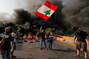 Révolte des Libanais après l’annonce d’une taxe sur les messageries internet