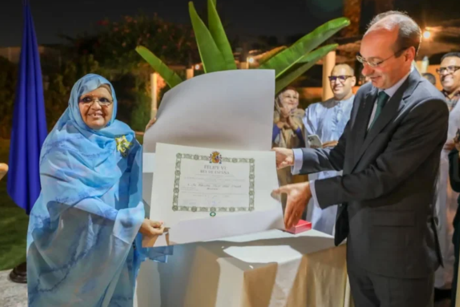 Madrid décore Fatimetou Abdel Malick : l’Espagne consacre l’artisane d’un partenariat avec Nouakchott