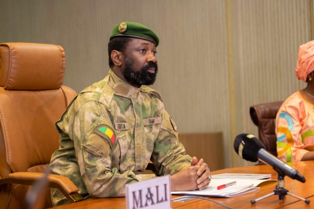 Au Mali, la junte interdit les médias de couvrir les partis politiques