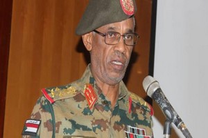 Soudan: le chef du conseil militaire de transition démissionne et nomme son successeur