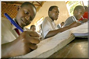 L'Ouganda veut fermer des écoles américaines