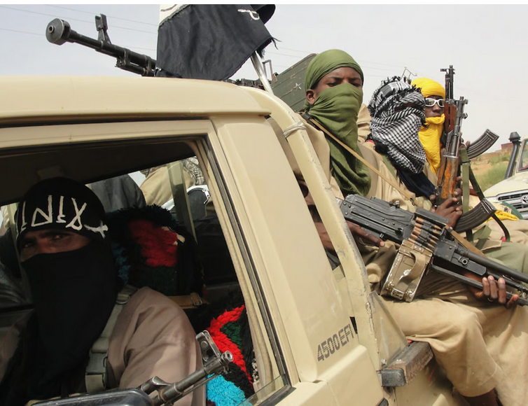 Al-Qaïda revendique une attaque près de la frontière avec la Mauritanie et l’armée malienne annonce la neutralisation d’un de ses chefs
