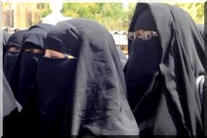 Des mauritaniennes habillées en Niqab agressent et cambriolent un taximan