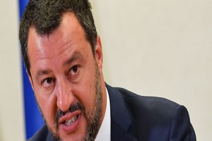 Italie : Matteo Salvini fait éclater la coalition et demande des élections 