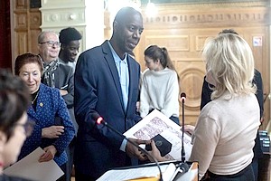 Le mauritanien Aziz DIOP reçoit la médaille Vermeil de la ville de Paris [PhotoReportage]