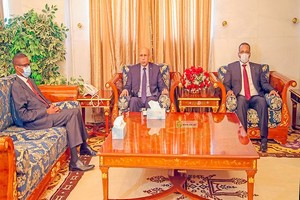 Réunion tripartite entre le président de la république, le premier ministre et le président du patronat