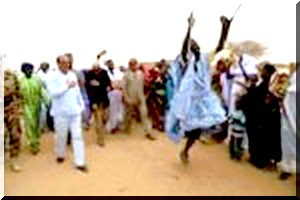 Visite de Mohamed Abdel Aziz au Hodh Gharbi : Sacrés Mauritaniens, même éclopés ou mal portants, ils ont la force de danser !