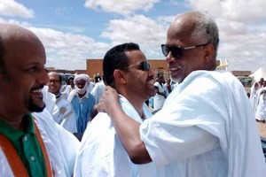 Mauritanie : accolade entre le président du conseil constitutionnel et le directeur de campagne du parti au pouvoir
