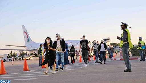 Le commissaire de police de l’aéroport Oum Tounsi révoqué, après une mesure touchant quatre pays arabes 