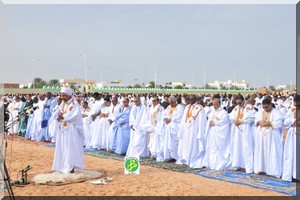 Le Président de la République effectue la prière de l'Aid Al Adha à la mosquée Ibn Abbass