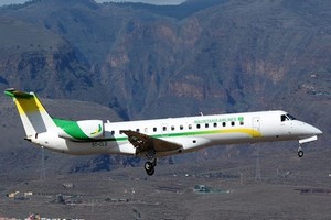 Mauritania Airlines finalise une commande de 2 Embraer E175s au salon de Farnborough 2018