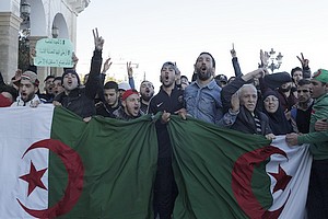 En Algérie, la presse salue une mobilisation 