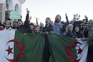 Algérie: appel de Bouteflika à la vigilance contre le risque de «chaos»