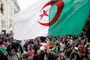 A Alger, une marée humaine historique contre Bouteflika