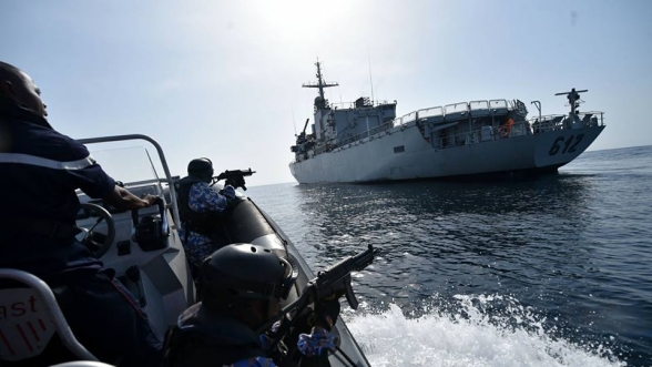 Sénégal : plus de 800 kg de cocaïne saisis sur un navire au large de Dakar d'après l'armée