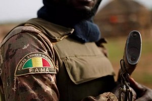 Mali: plus d'une dizaine de militaires tués lors de deux attaques successives dans le centre du pays