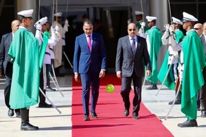 Invité en Egypte pour le sommet euro-arabe le président Aziz se rend au Burkina Faso