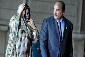 L’arrestation pendant 3 heures de l’épouse de l’ex-président Aziz sonne-t-elle la fin de son impunité ?