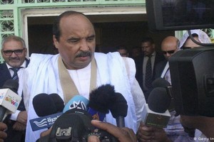 Les avoirs bancaires de l’ex-président Aziz en ligne de mire