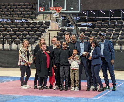 ''Pour sa contribution majeure au basket parisien