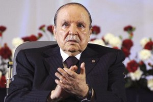 Algérie : Bouteflika candidat en 2019, annonce le secrétaire général du FLN