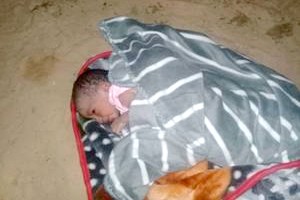 Mauritanie : Découverte d’un nourrisson vivant abandonné dans un sac au quartier El Mechroue à Nouakchott Nord … Vidéo