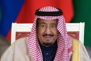 Les dirigeants d’Arabie saoudite se succèdent en Tunisie, le roi Salmane sur place