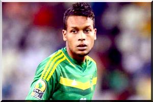 Bessam quitte précipitamment l’Algérie après le décès du joueur camérounais Albert Ebossé 