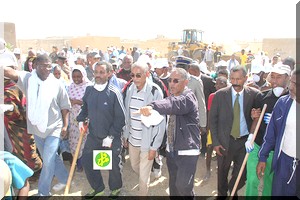 Le Premier ministre visite certains sites d'assainissement de Nouakchott 