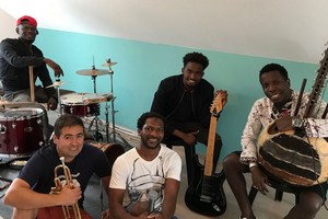 The Voice : Ziza, de l'exil mauritanien à la scène musicale belge