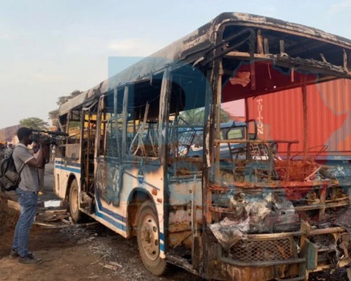 Bus attaqué au cocktail Molotov à Dakar : un Sénégalo-mauritanien traqué localisé au Nicaragua, 4 mandats de dépôt 