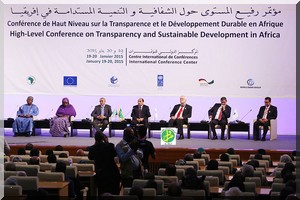 Le Président de la République ouvre la conférence de haut niveau sur la transparence et le développement durable en Afrique