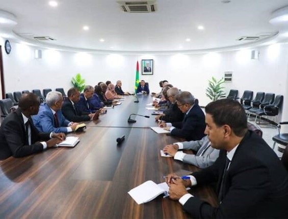 Le Premier ministre rencontre les walis pour coordonner la mise en œuvre des instructions du Président de la République