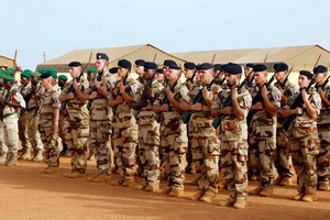 Au Mali, 3 000 djihadistes se jouent de 30 000 soldats