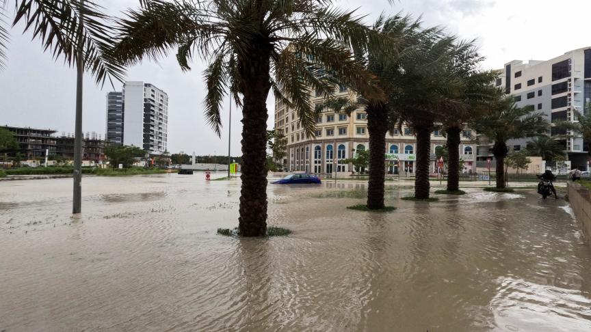 Pistes inondées, vols détournés: le trafic aérien très perturbé à Dubaï suite à une tempête