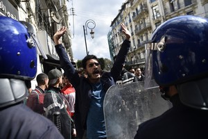 VIDÉO - Tensions en Algérie : ce que craint le gouvernement français