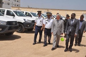 L’Espagne fait don de 12 véhicules aux organes de la police mauritanienne chargés de la surveillance territoriale 