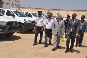 L’Espagne fait don de 12 véhicules aux organes de la police mauritanienne chargés de la surveillance territoriale