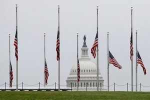 Les États-Unis sous tension après la mort d'un homme noir aux mains de la police