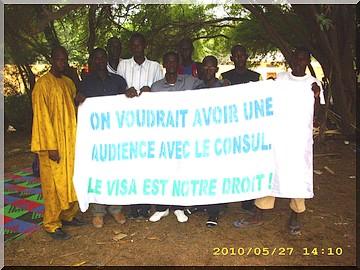 Des étudiants mauritaniens manifestent devant l’ambassade de France