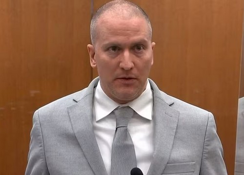 Etats-Unis : l'ex-policier condamné pour le meurtre de George Floyd poignardé en prison