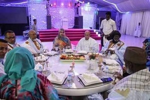 Le choc de l'extrême pauvreté en Mauritanie par les marmites vides sur la chaussée à Nouakchott !