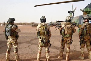 Mali: une attaque suicide vise la force française Barkhane dans le Nord