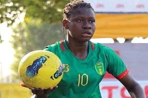 Foot féminin : Fatou Ousmane Diop rejoint Assa Zag, en signant son premier contrat pro