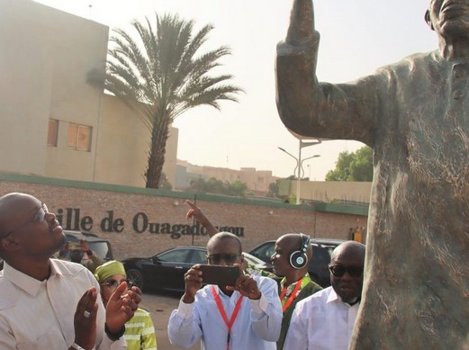 La legende Cheick Oumar Cissoko honoré au Fespaco 2023